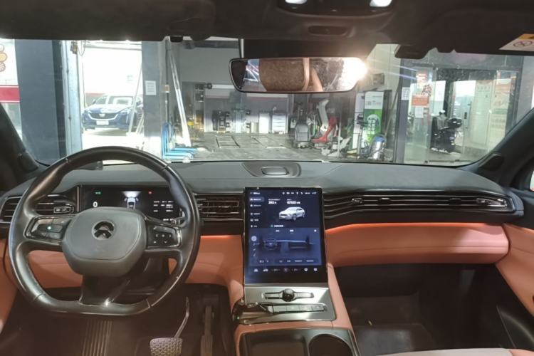 Used Nio EC6 2022 75 kWh Sport Edition Center Console