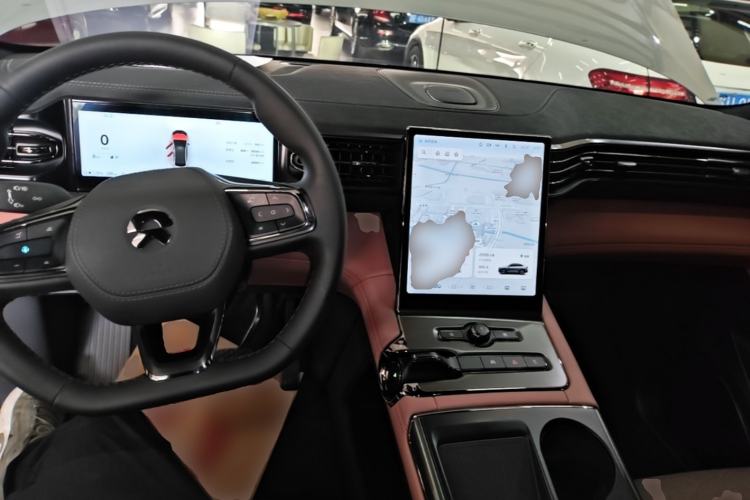 Used Nio EC6 2022 75 kWh Sport Edition Center Console