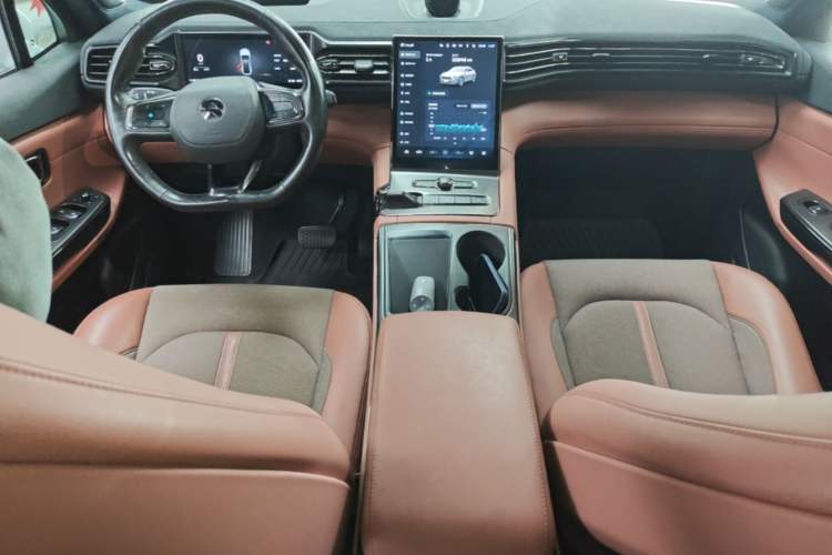 Used Nio EC6 2022 75 kWh Sport Edition Center Console