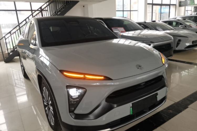 Used Nio EC6 2022 75 kWh Signature Edition Front Right 45 Deg