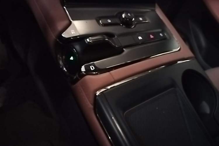 Used Nio EC6 2022 75 kWh Sport Edition Gear Lever