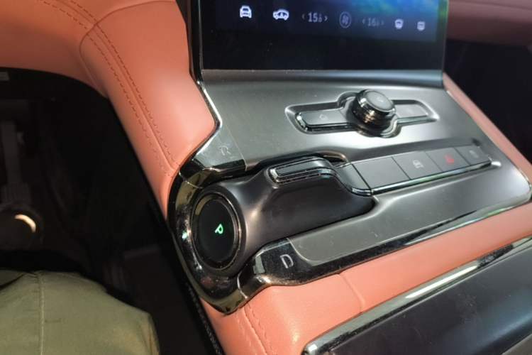 Used Nio EC6 2022 75 kWh Sport Edition Gear Lever