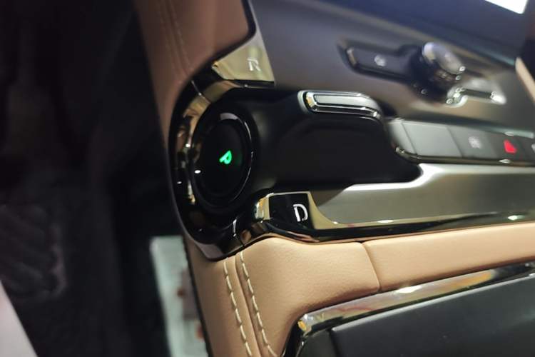 Used Nio EC6 2022 75 kWh Sport Edition Gear Lever
