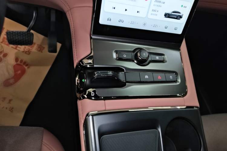 Used Nio EC6 2022 75 kWh Sport Edition Gear Lever