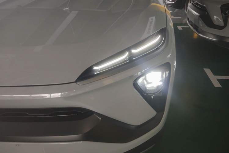 Used Nio EC6 2022 100kWh Sport Edition Left Front Headlight