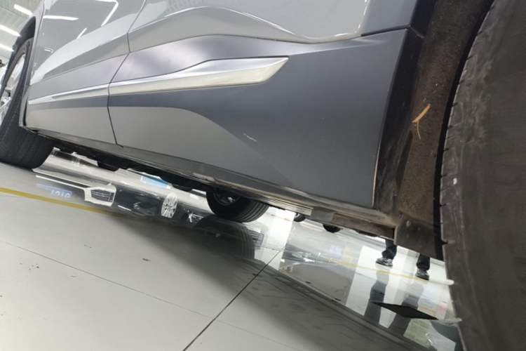 Used Nio EC6 2022 75 kWh Sport Edition Left Side Sill