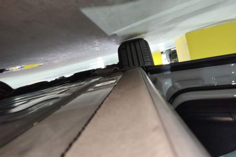 Used Nio EC6 2022 75 kWh Sport Edition Left Side Sill