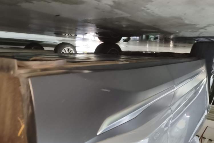 Used Nio EC6 2022 75 kWh Sport Edition Left Side Sill
