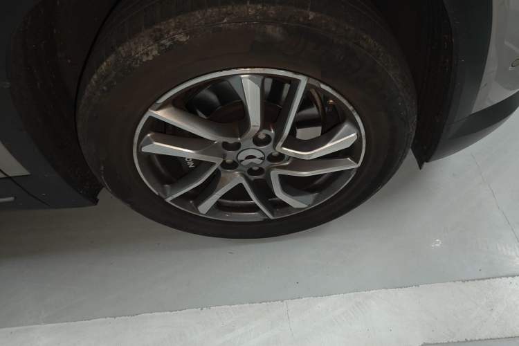 Used Nio EC6 2022 75 kWh Sport Edition Right Front Wheel Hub