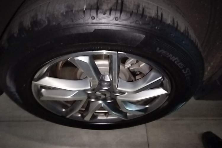 Used Nio EC6 2022 75 kWh Sport Edition Right Rear Wheel Hub