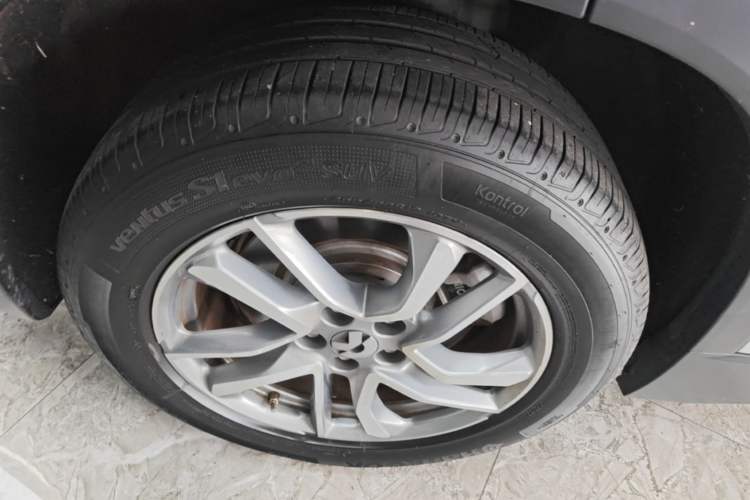 Used Nio EC6 2022 75 kWh Sport Edition Right Rear Wheel Hub
