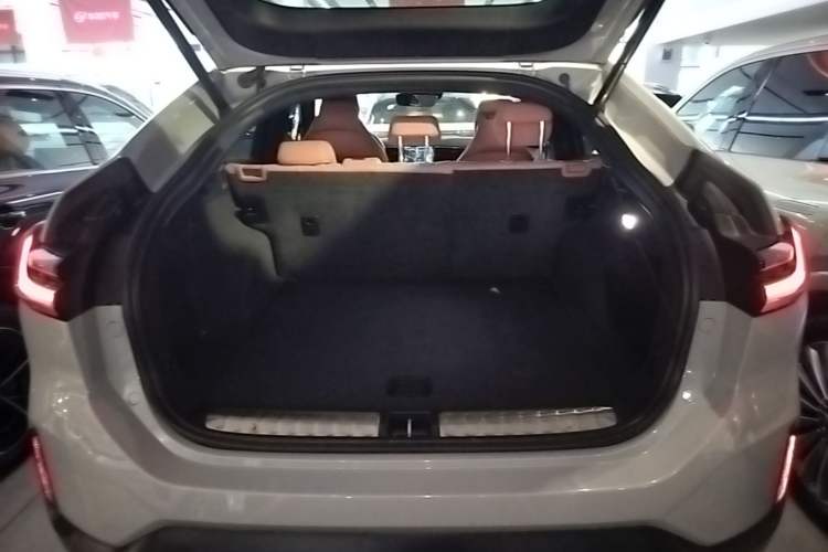 Used Nio EC6 2022 75 kWh Sport Edition Trunk