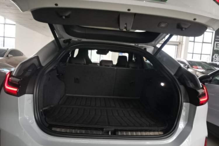 Used Nio EC6 2022 75 kWh Signature Edition Trunk