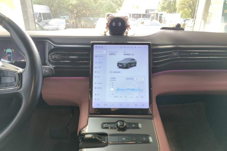 Used Nio EC6 2022 75 kWh Sport Edition Audio And AC Panel