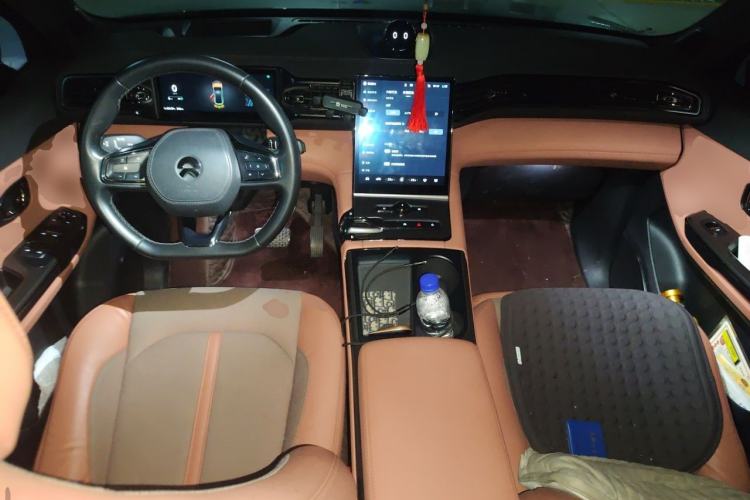 Used Nio EC6 2022 75 kWh Sport Edition Center Console