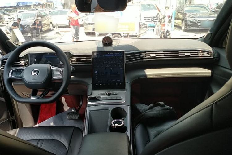 Used Nio EC6 2022 75 kWh Sport Edition Center Console