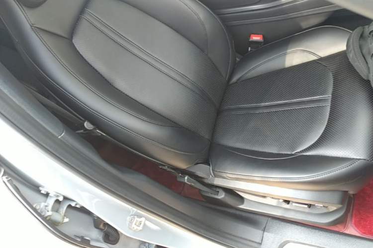 Used Nio EC6 2022 75 kWh Sport Edition Right Front Seat