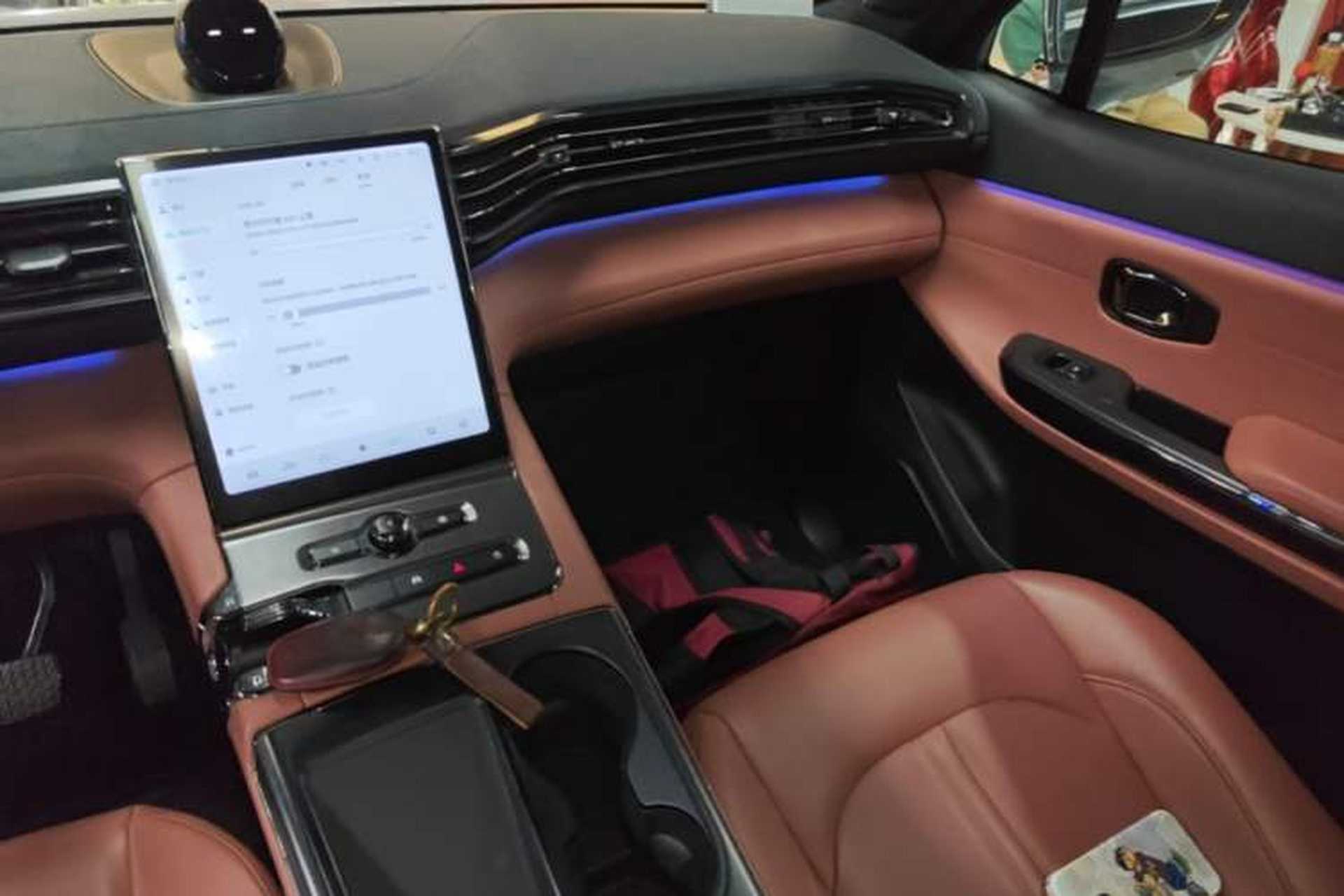 Used Nio EC6 2022 75 kWh Sport Edition Audio And AC Panel