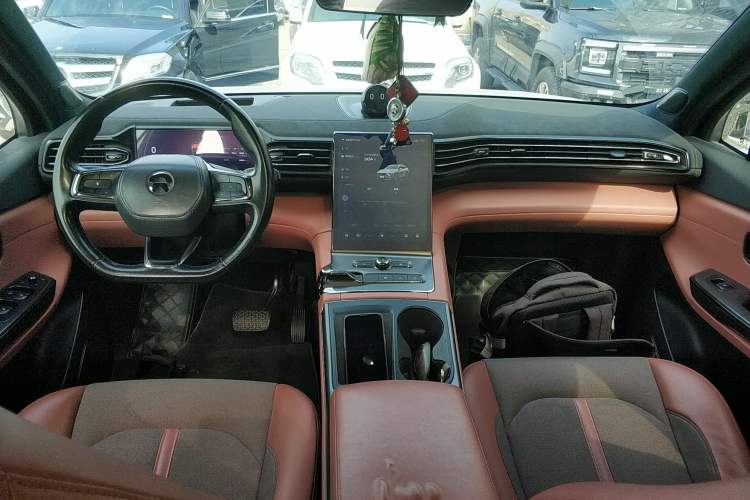 Used Nio EC6 2022 100kWh Sport Edition Center Console