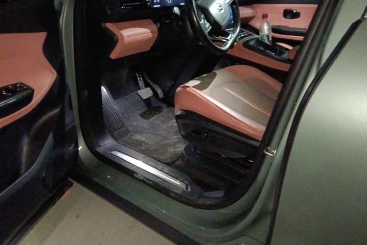 Used Nio EC6 2022 75 kWh Signature Edition Driver Seat