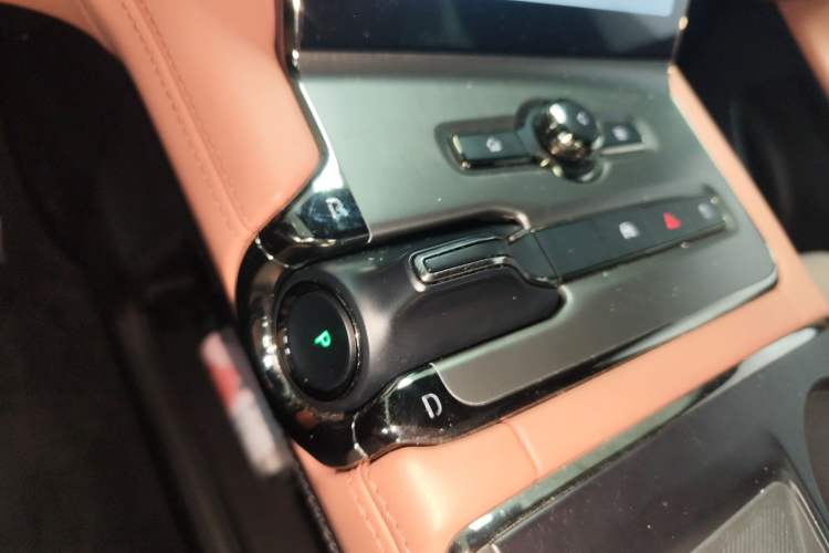 Used Nio EC6 2022 75 kWh Sport Edition Gear Lever