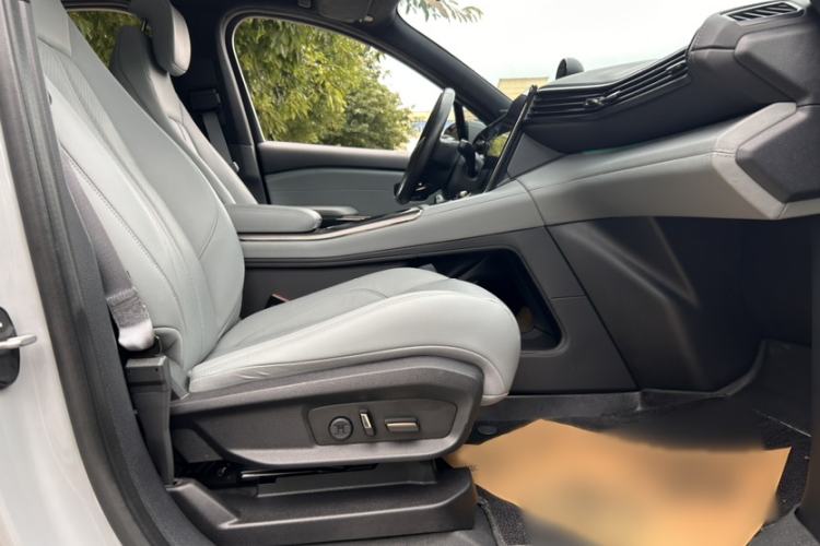 Used Nio EC6 2022 75 kWh Sport Edition Interior 1