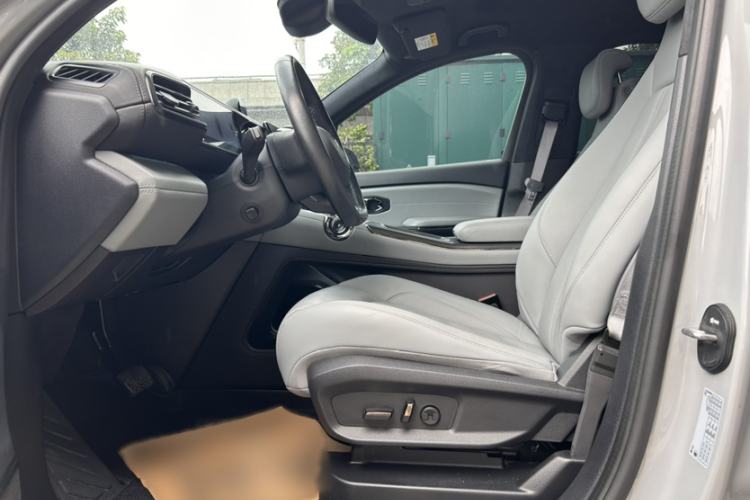 Used Nio EC6 2022 75 kWh Sport Edition Interior 2