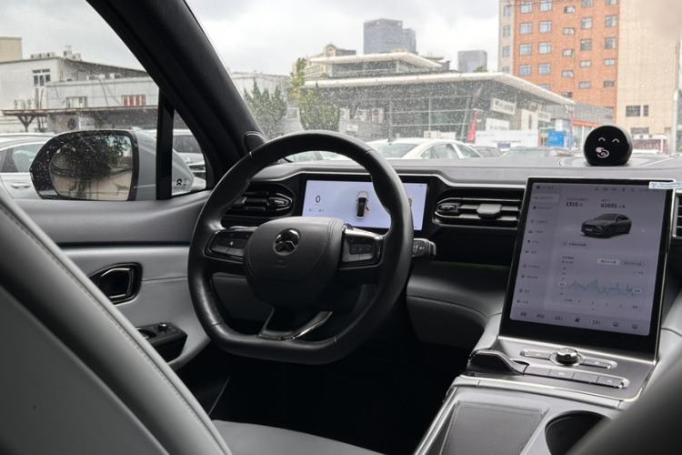 Used Nio EC6 2022 75 kWh Sport Edition Interior 4