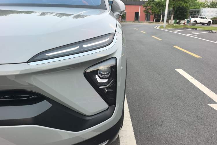 Used Nio EC6 2022 75 kWh Sport Edition Left Front Headlight