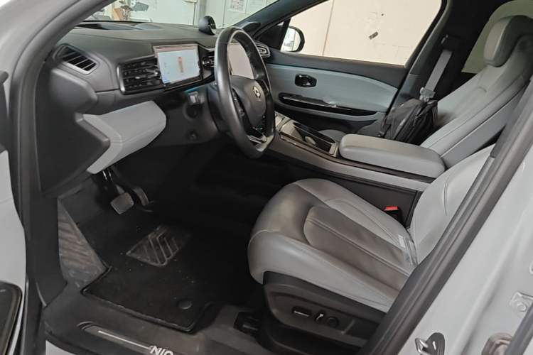 Used Nio EC6 2022 75 kWh Sport Edition Left Front Seat