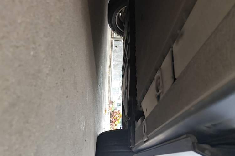 Used Nio EC6 2022 75 kWh Sport Edition Left Side Sill