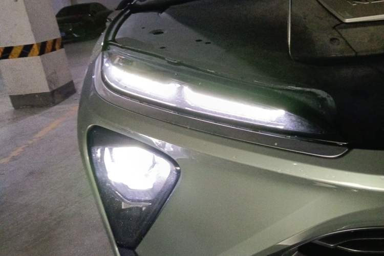 Used Nio EC6 2022 75 kWh Signature Edition Right Front Headlight