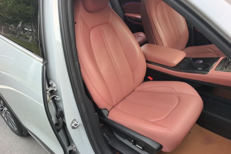 Used Nio EC6 2022 75 kWh Sport Edition Right Front Seat