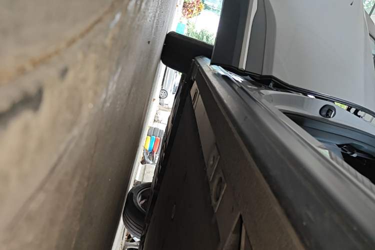 Used Nio EC6 2022 75 kWh Sport Edition Right Side Sill