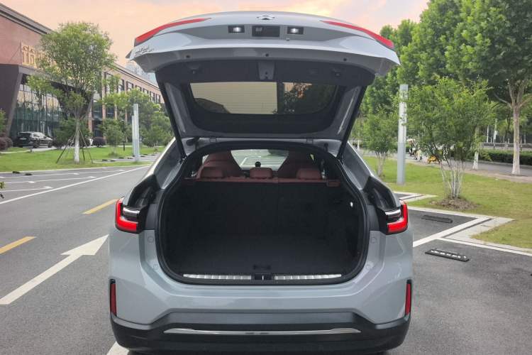 Used Nio EC6 2022 75 kWh Sport Edition Trunk