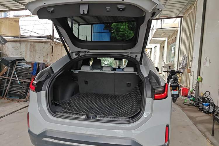 Used Nio EC6 2022 75 kWh Sport Edition Trunk