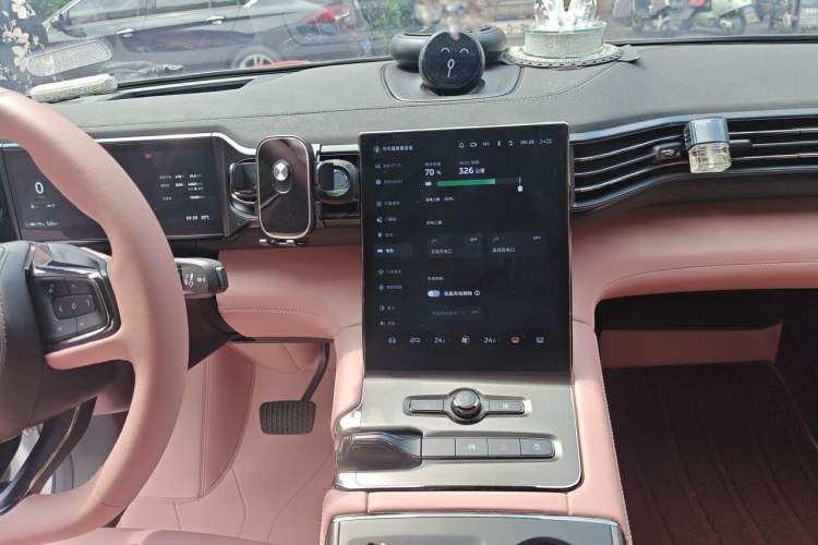 Used Nio EC6 2022 75 kWh Sport Edition Audio And AC Panel