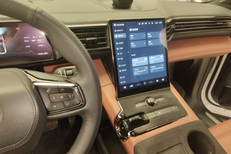Used Nio EC6 2022 75 kWh Performance Version Audio And AC Panel