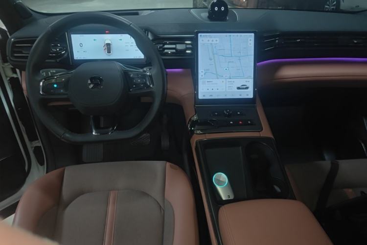 Used Nio EC6 2022 75 kWh Sport Edition Center Console