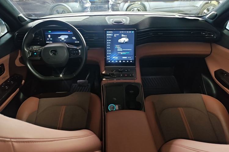 Used Nio EC6 2022 100kWh Sport Edition Center Console