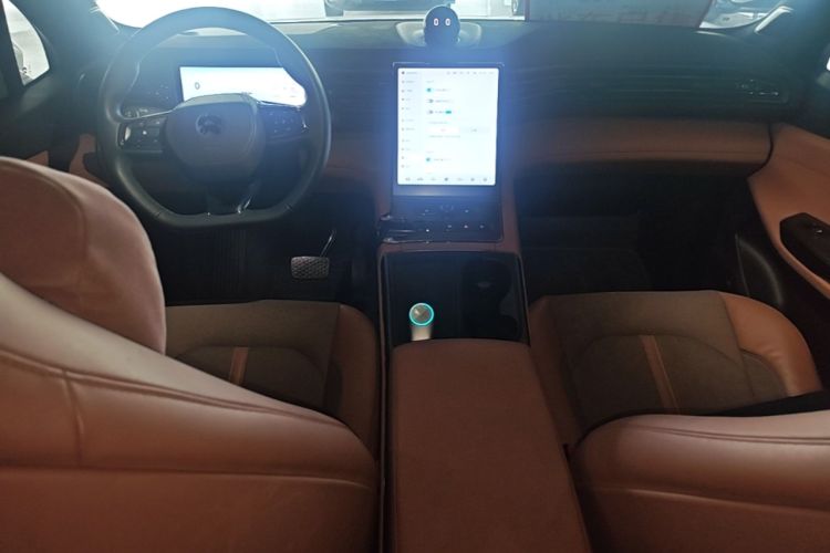 Used Nio EC6 2022 75 kWh Sport Edition Center Console