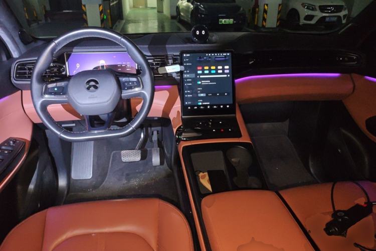 Used Nio EC6 2022 75 kWh Performance Version Center Console