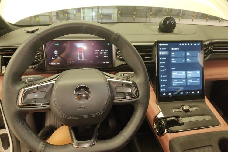 Used Nio EC6 2022 75 kWh Performance Version Center Console