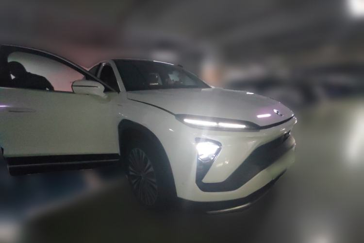 Used Nio EC6 2022 75 kWh Sport Edition Front Right 45 Deg