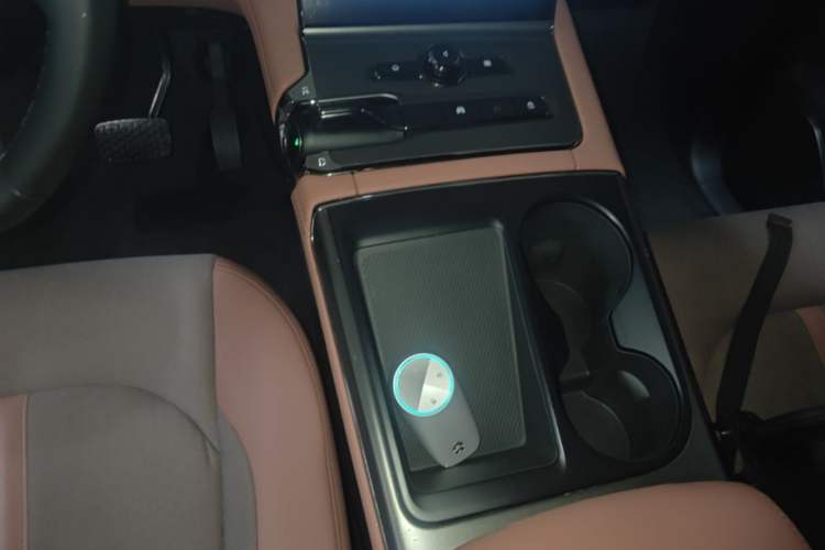 Used Nio EC6 2022 75 kWh Sport Edition Gear Lever