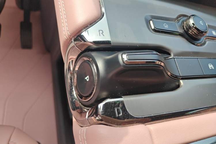 Used Nio EC6 2022 75 kWh Sport Edition Gear Lever