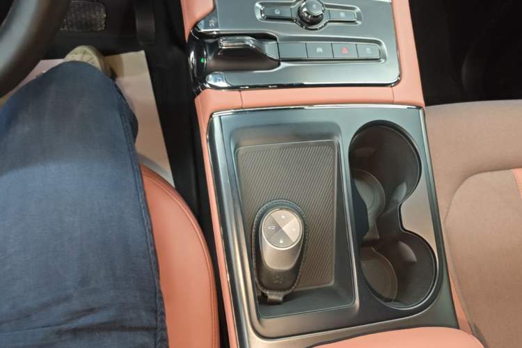 Used Nio EC6 2022 75 kWh Sport Edition Gear Lever