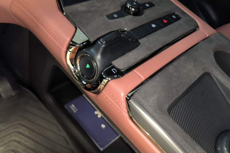 Used Nio EC6 2022 75 kWh Performance Version Gear Lever