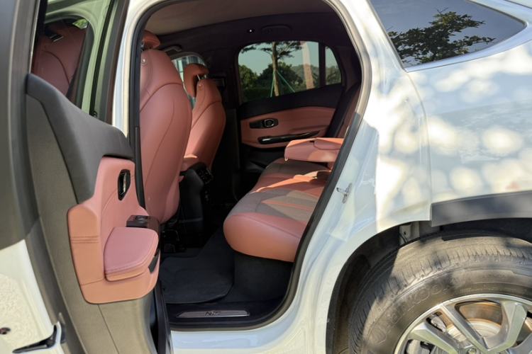 Used Nio EC6 2022 75 kWh Sport Edition Interior 11