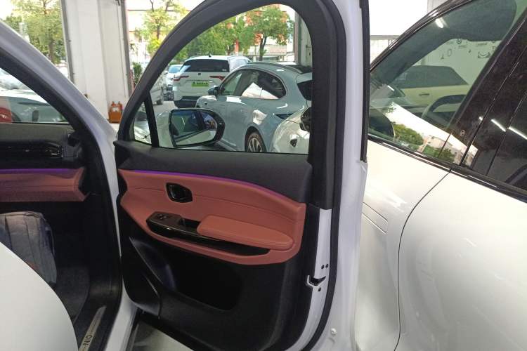Used Nio EC6 2022 75 kWh Sport Edition Interior 2